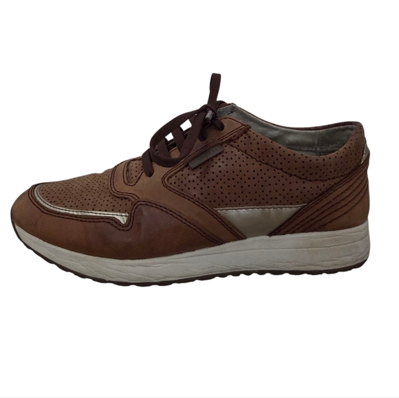 Brown Sneakers with Leather Upper and Versatile Design - Picture 1 of 12